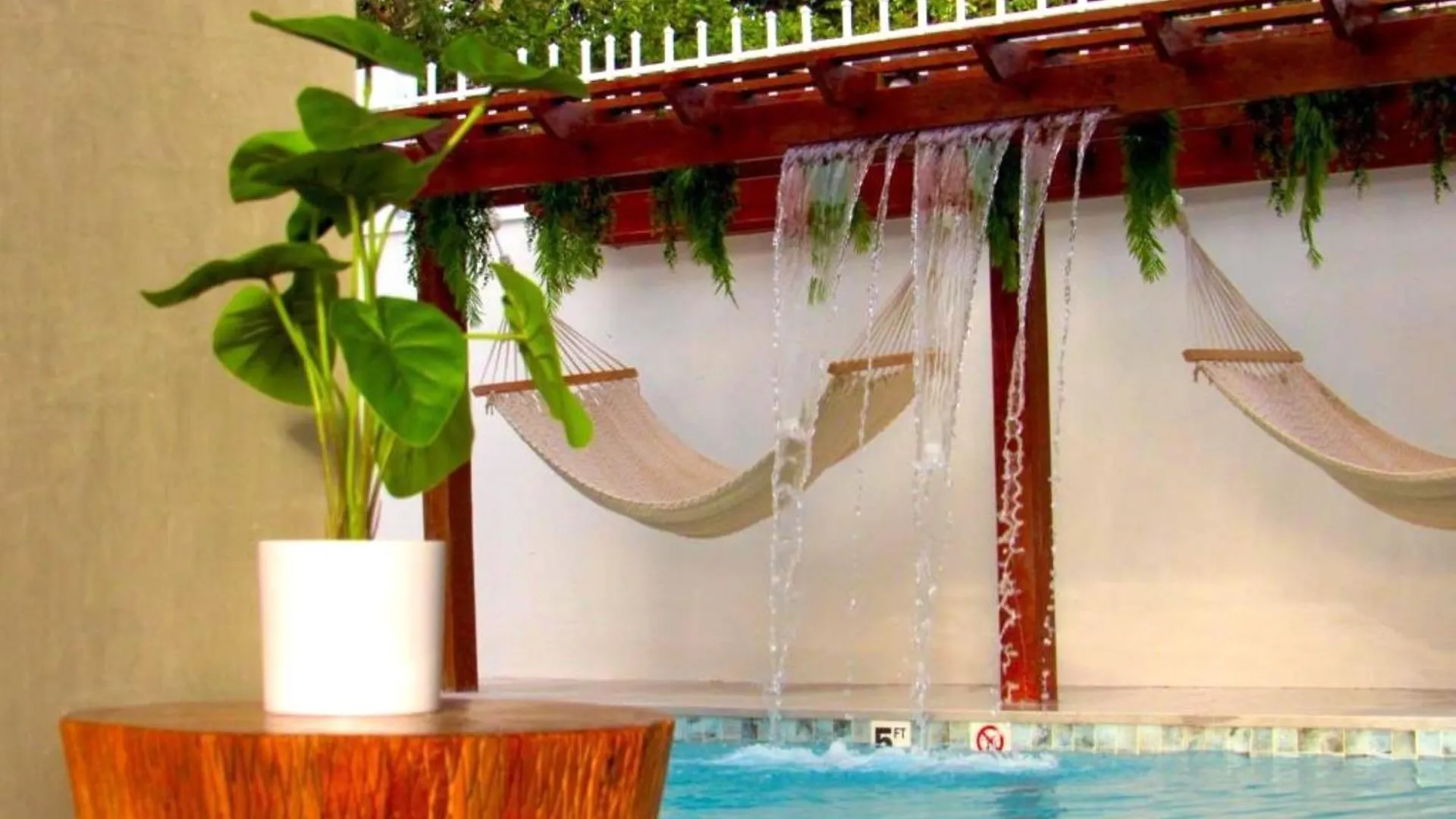 Nautilus By La Jamaca Hotels-Downtown La Parguera لاخاس فندق