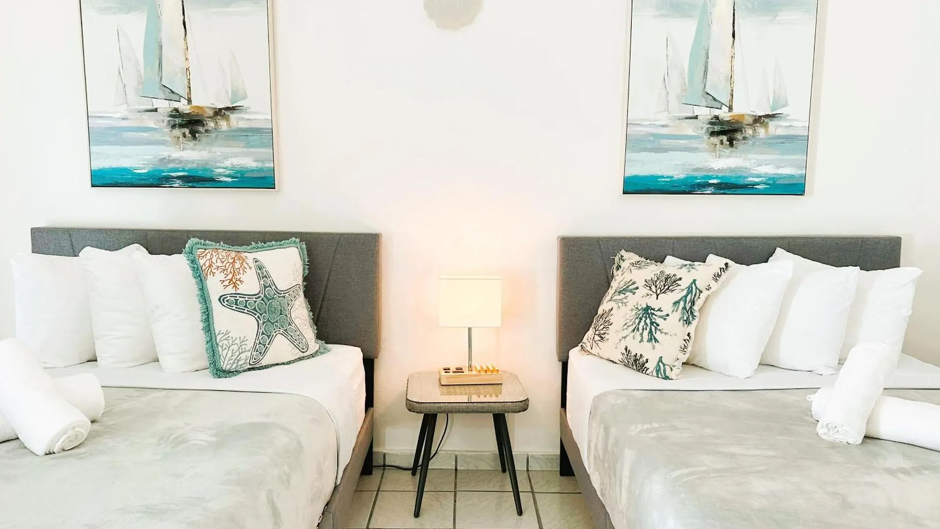 Nautilus By La Jamaca Hotels-Downtown La Parguera 라하스 호텔