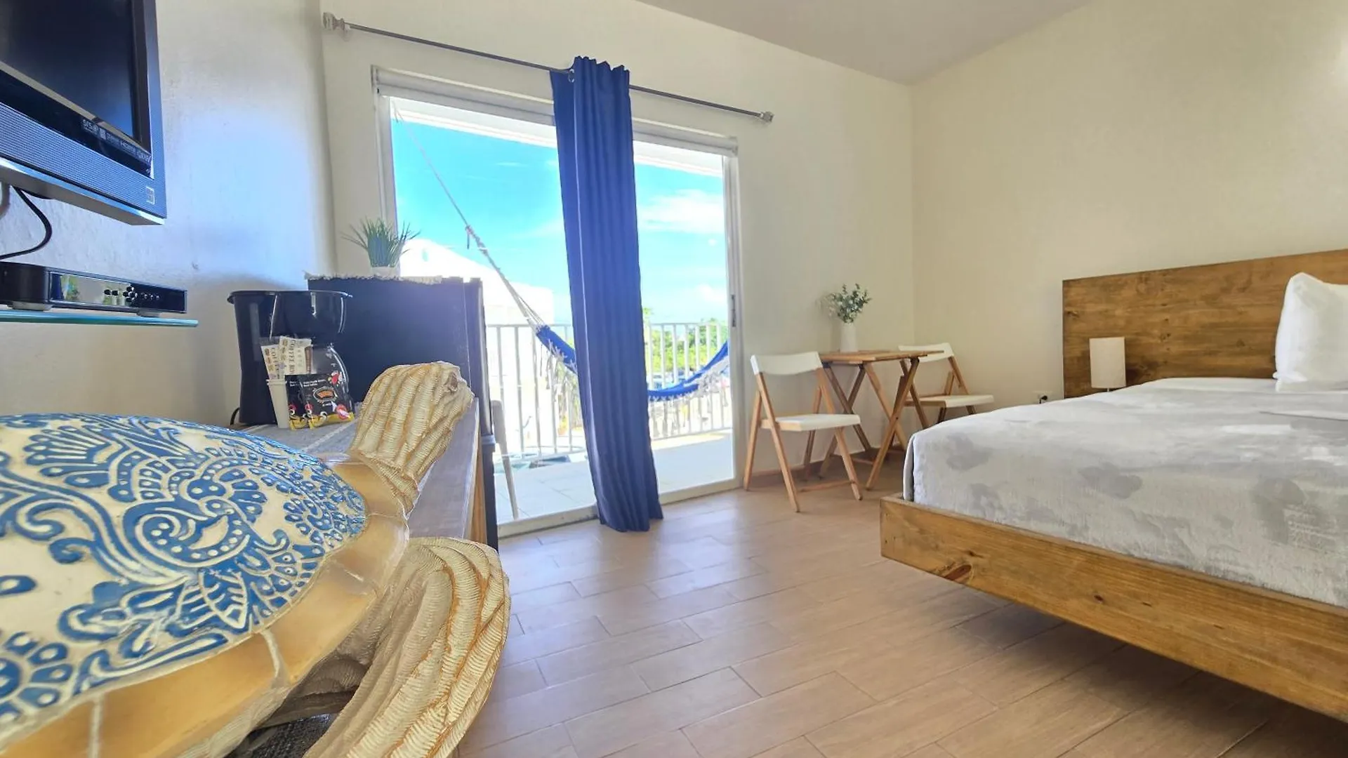 Nautilus By La Jamaca Hotels-Downtown La Parguera 라하스 2*,