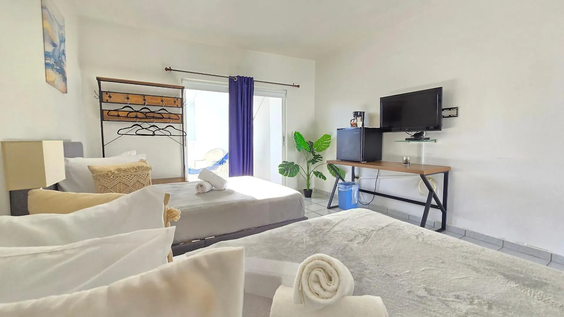Nautilus By La Jamaca Hotels-Downtown La Parguera 라하스 호텔